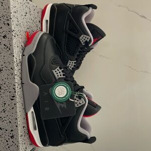 Jordan’s size 5 in men and 6 and a half in women’s